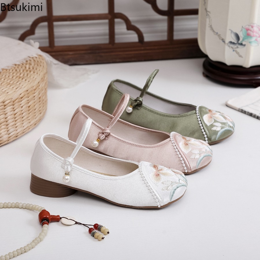 Modische bestickte Damenschuhe – Ethnic Fabric Bewertung und Preis